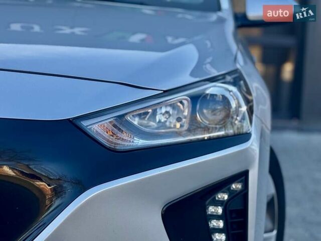 Серый Хендай Ioniq, объемом двигателя 0 л и пробегом 87 тыс. км за 11555 $, фото 37 на Automoto.ua