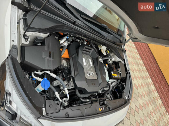 Серый Хендай Ioniq, объемом двигателя 0 л и пробегом 58 тыс. км за 15199 $, фото 46 на Automoto.ua