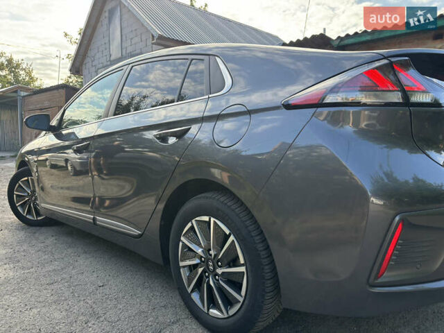 Серый Хендай Ioniq, объемом двигателя 0 л и пробегом 75 тыс. км за 15499 $, фото 8 на Automoto.ua