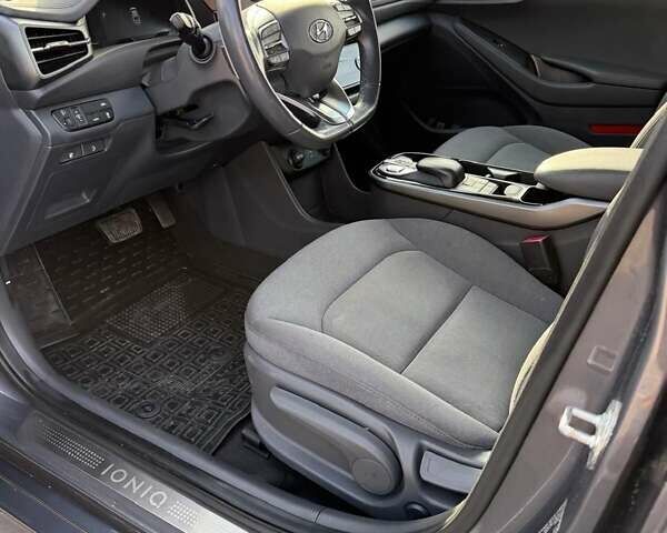 Серый Хендай Ioniq, объемом двигателя 0 л и пробегом 115 тыс. км за 16400 $, фото 10 на Automoto.ua