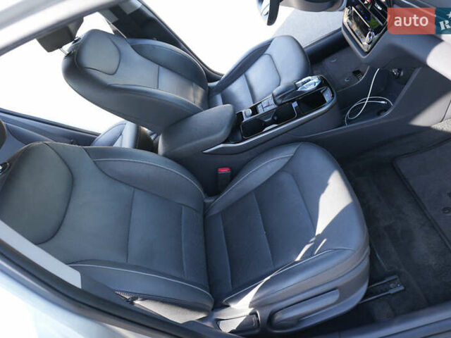 Серый Хендай Ioniq, объемом двигателя 0 л и пробегом 45 тыс. км за 16500 $, фото 25 на Automoto.ua