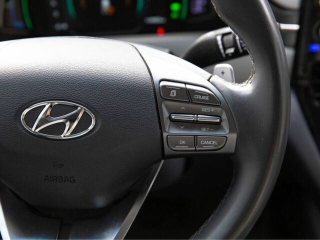 Серый Хендай Ioniq, объемом двигателя 1.58 л и пробегом 126 тыс. км за 14700 $, фото 7 на Automoto.ua