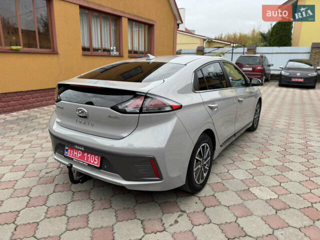 Серый Хендай Ioniq, объемом двигателя 0 л и пробегом 58 тыс. км за 15199 $, фото 5 на Automoto.ua