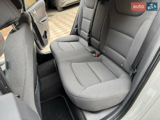 Серый Хендай Ioniq, объемом двигателя 0 л и пробегом 58 тыс. км за 15199 $, фото 35 на Automoto.ua