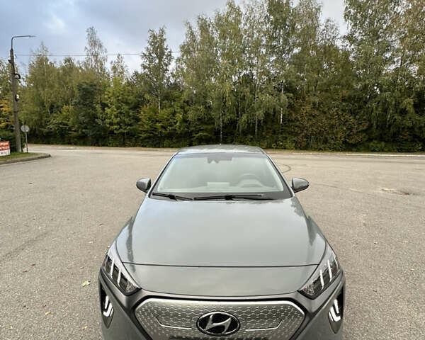 Серый Хендай Ioniq, объемом двигателя 0 л и пробегом 80 тыс. км за 17999 $, фото 11 на Automoto.ua