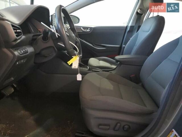 Серый Хендай Ioniq, объемом двигателя 1.58 л и пробегом 128 тыс. км за 3000 $, фото 6 на Automoto.ua
