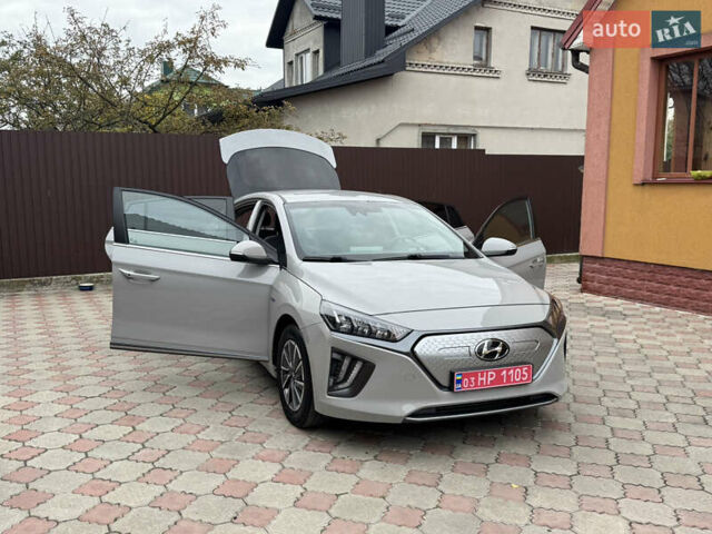 Серый Хендай Ioniq, объемом двигателя 0 л и пробегом 58 тыс. км за 15199 $, фото 24 на Automoto.ua