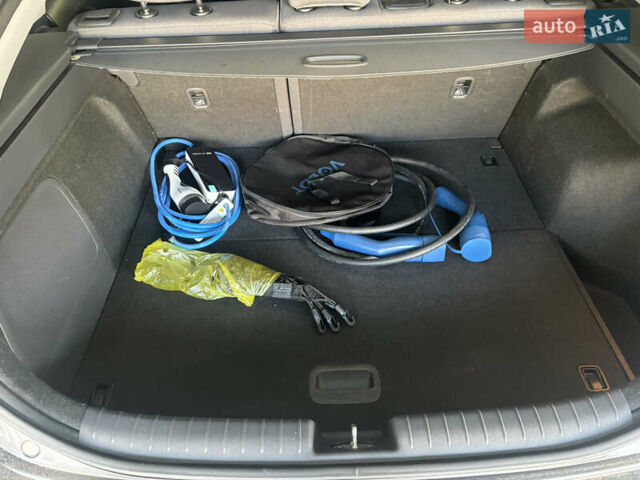 Серый Хендай Ioniq, объемом двигателя 0 л и пробегом 75 тыс. км за 15499 $, фото 33 на Automoto.ua