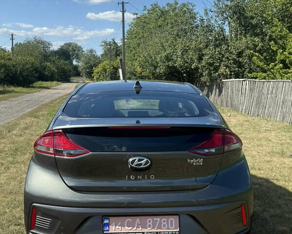 Серый Хендай Ioniq, объемом двигателя 1.58 л и пробегом 84 тыс. км за 15500 $, фото 3 на Automoto.ua