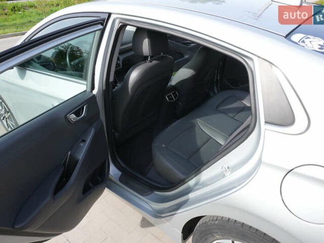 Серый Хендай Ioniq, объемом двигателя 0 л и пробегом 45 тыс. км за 16500 $, фото 37 на Automoto.ua