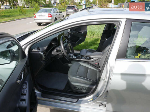 Серый Хендай Ioniq, объемом двигателя 0 л и пробегом 45 тыс. км за 16500 $, фото 32 на Automoto.ua