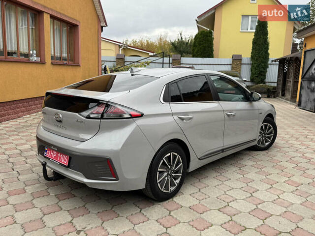 Серый Хендай Ioniq, объемом двигателя 0 л и пробегом 58 тыс. км за 15199 $, фото 69 на Automoto.ua