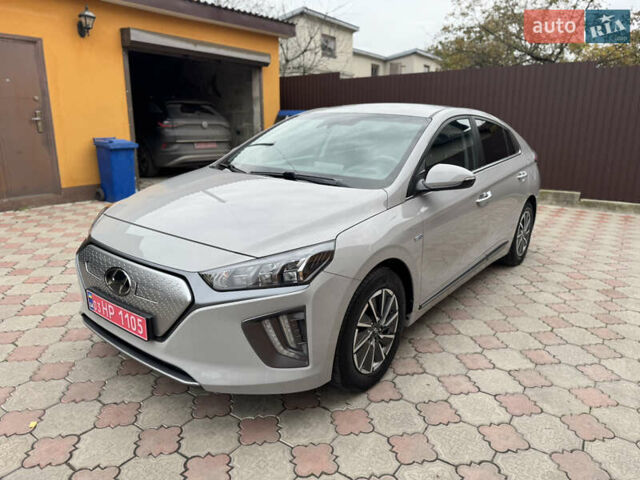 Серый Хендай Ioniq, объемом двигателя 0 л и пробегом 58 тыс. км за 15199 $, фото 9 на Automoto.ua