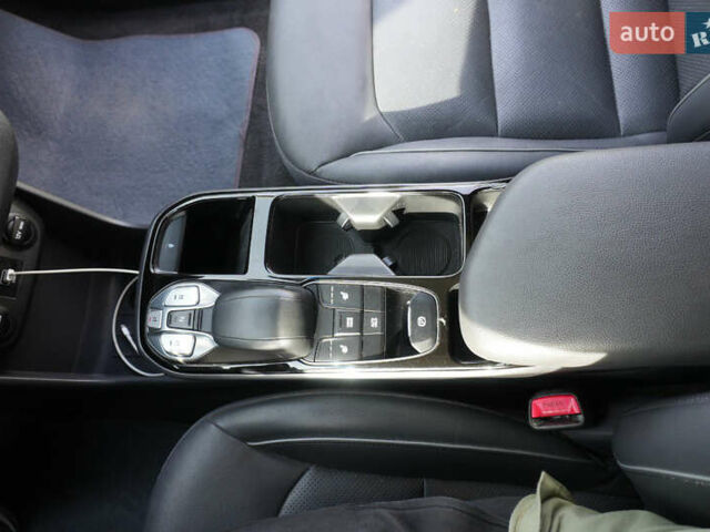 Серый Хендай Ioniq, объемом двигателя 0 л и пробегом 45 тыс. км за 16500 $, фото 40 на Automoto.ua