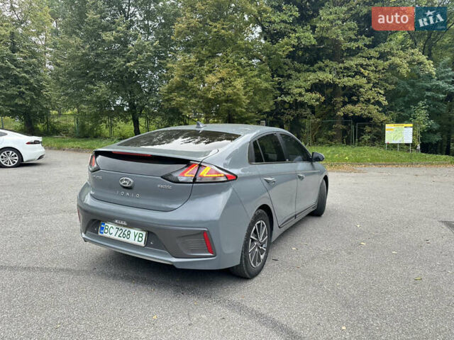 Серый Хендай Ioniq, объемом двигателя 0 л и пробегом 80 тыс. км за 17999 $, фото 18 на Automoto.ua