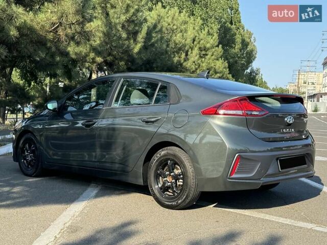 Сірий Хендай Ioniq, об'ємом двигуна 1.58 л та пробігом 165 тис. км за 15999 $, фото 4 на Automoto.ua