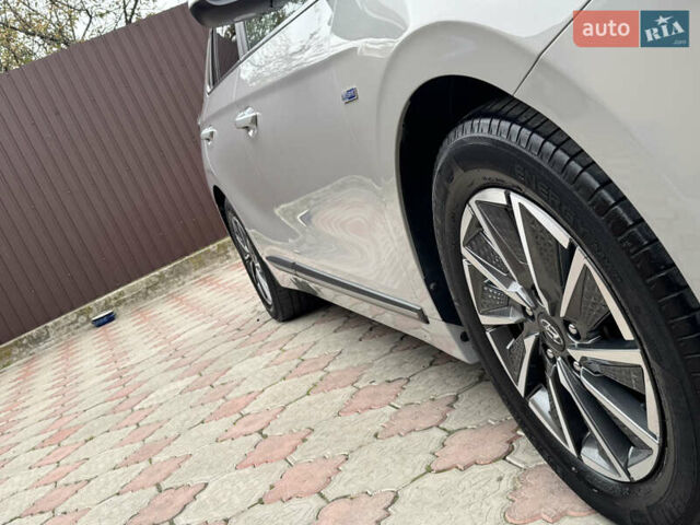 Серый Хендай Ioniq, объемом двигателя 0 л и пробегом 58 тыс. км за 15199 $, фото 47 на Automoto.ua