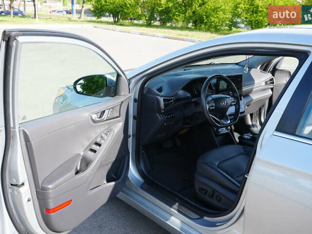 Серый Хендай Ioniq, объемом двигателя 0 л и пробегом 45 тыс. км за 16500 $, фото 20 на Automoto.ua