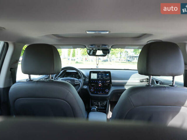 Серый Хендай Ioniq, объемом двигателя 0 л и пробегом 45 тыс. км за 16500 $, фото 29 на Automoto.ua