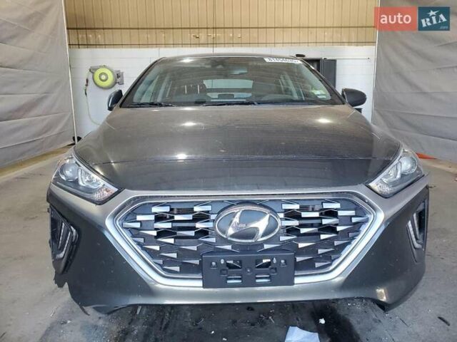 Серый Хендай Ioniq, объемом двигателя 1.58 л и пробегом 128 тыс. км за 3000 $, фото 4 на Automoto.ua