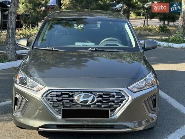 Сірий Хендай Ioniq, об'ємом двигуна 1.58 л та пробігом 165 тис. км за 15999 $, фото 2 на Automoto.ua
