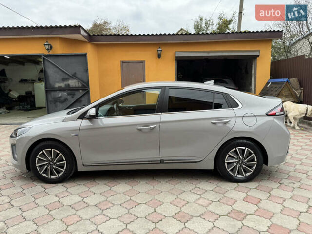 Серый Хендай Ioniq, объемом двигателя 0 л и пробегом 58 тыс. км за 15199 $, фото 8 на Automoto.ua