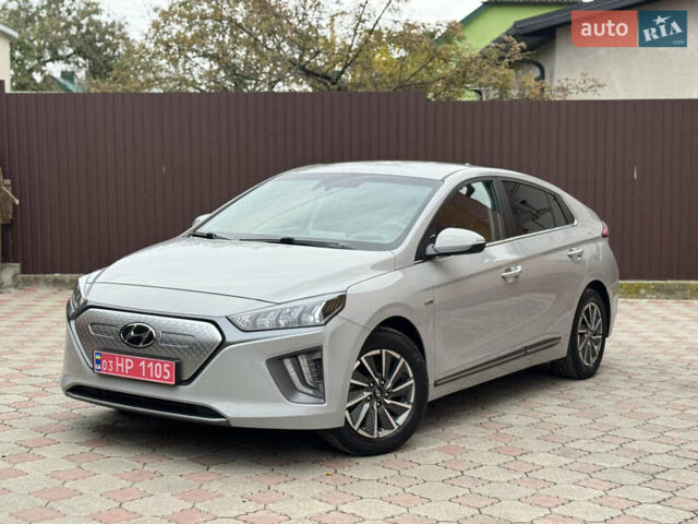 Серый Хендай Ioniq, объемом двигателя 0 л и пробегом 58 тыс. км за 15199 $, фото 63 на Automoto.ua