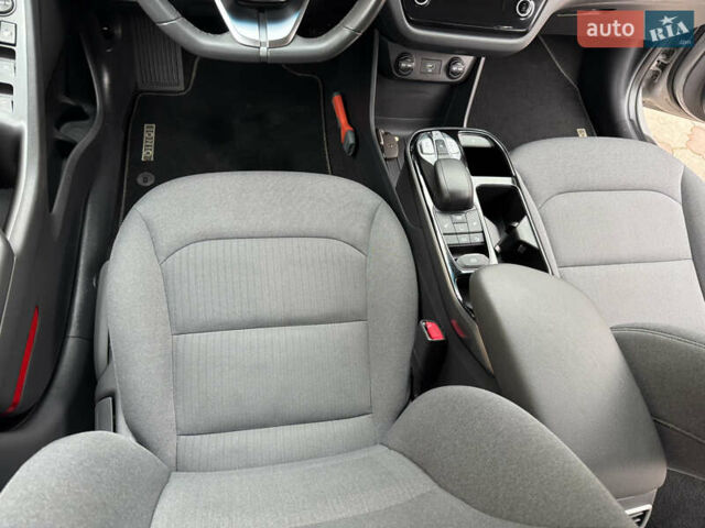Серый Хендай Ioniq, объемом двигателя 0 л и пробегом 58 тыс. км за 15199 $, фото 33 на Automoto.ua