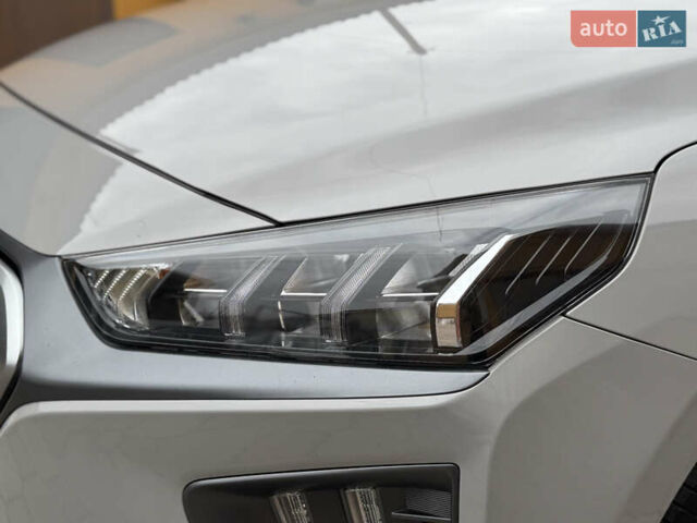 Серый Хендай Ioniq, объемом двигателя 0 л и пробегом 58 тыс. км за 15199 $, фото 50 на Automoto.ua