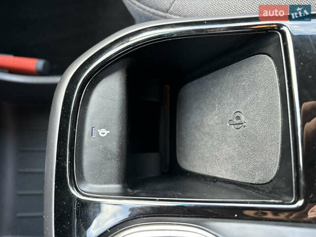 Серый Хендай Ioniq, объемом двигателя 0 л и пробегом 75 тыс. км за 15499 $, фото 21 на Automoto.ua