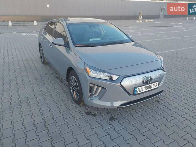 Серый Хендай Ioniq, объемом двигателя 0 л и пробегом 45 тыс. км за 17300 $, фото 5 на Automoto.ua