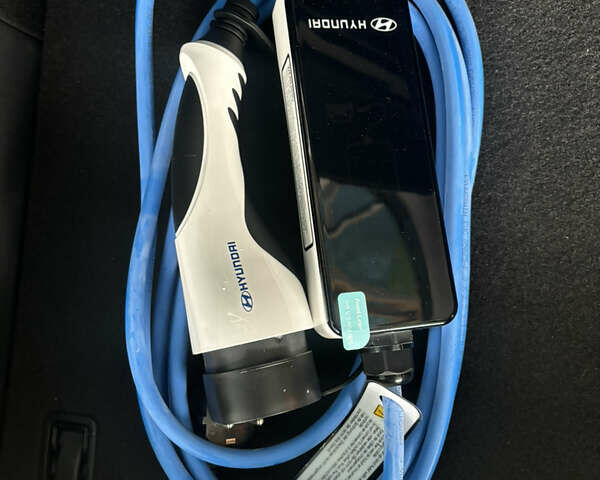 Серый Хендай Ioniq, объемом двигателя 0 л и пробегом 75 тыс. км за 15499 $, фото 31 на Automoto.ua