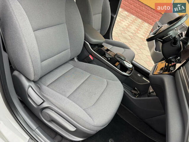 Серый Хендай Ioniq, объемом двигателя 0 л и пробегом 58 тыс. км за 15199 $, фото 22 на Automoto.ua