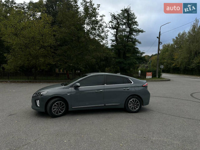 Серый Хендай Ioniq, объемом двигателя 0 л и пробегом 80 тыс. км за 17999 $, фото 15 на Automoto.ua
