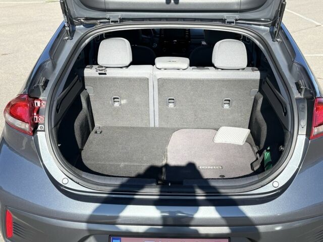 Серый Хендай Ioniq, объемом двигателя 1.6 л и пробегом 125 тыс. км за 14700 $, фото 4 на Automoto.ua