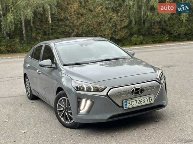 Серый Хендай Ioniq, объемом двигателя 0 л и пробегом 80 тыс. км за 17999 $, фото 1 на Automoto.ua