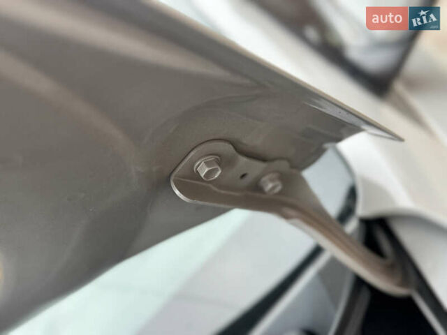 Серый Хендай Ioniq, объемом двигателя 0 л и пробегом 58 тыс. км за 15199 $, фото 44 на Automoto.ua