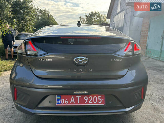 Серый Хендай Ioniq, объемом двигателя 0 л и пробегом 75 тыс. км за 15499 $, фото 10 на Automoto.ua