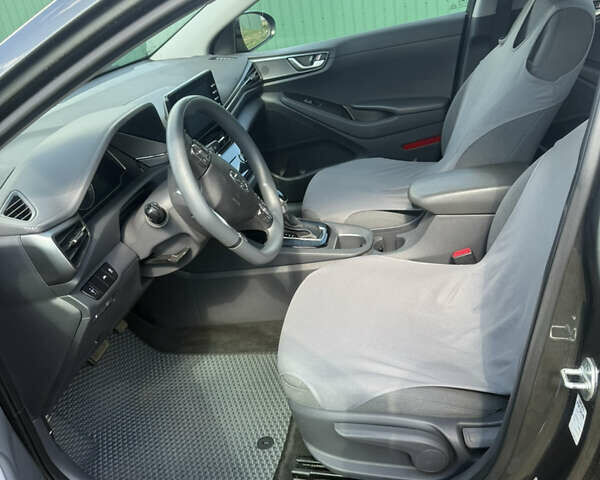 Серый Хендай Ioniq, объемом двигателя 1.58 л и пробегом 84 тыс. км за 15500 $, фото 6 на Automoto.ua