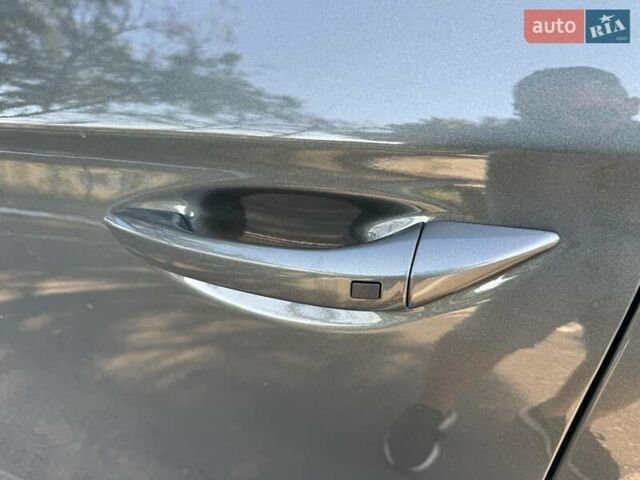 Сірий Хендай Ioniq, об'ємом двигуна 1.58 л та пробігом 165 тис. км за 15999 $, фото 8 на Automoto.ua