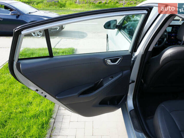 Серый Хендай Ioniq, объемом двигателя 0 л и пробегом 45 тыс. км за 16500 $, фото 38 на Automoto.ua