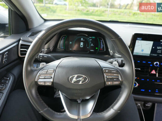 Серый Хендай Ioniq, объемом двигателя 0 л и пробегом 45 тыс. км за 16500 $, фото 42 на Automoto.ua