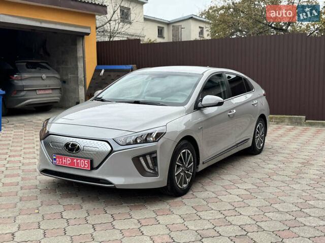 Серый Хендай Ioniq, объемом двигателя 0 л и пробегом 58 тыс. км за 15199 $, фото 1 на Automoto.ua