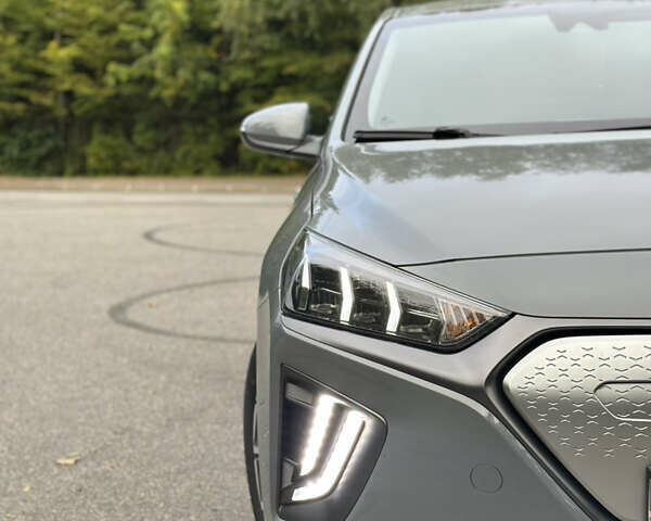 Серый Хендай Ioniq, объемом двигателя 0 л и пробегом 80 тыс. км за 17999 $, фото 12 на Automoto.ua