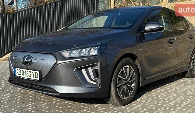 Серый Хендай Ioniq, объемом двигателя 0 л и пробегом 115 тыс. км за 16400 $, фото 2 на Automoto.ua