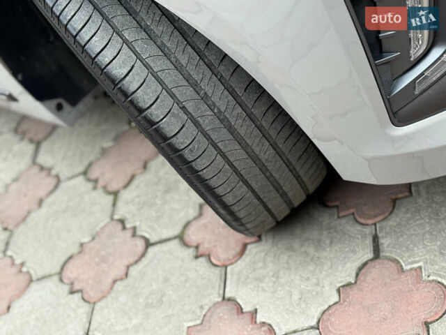 Серый Хендай Ioniq, объемом двигателя 0 л и пробегом 58 тыс. км за 15199 $, фото 66 на Automoto.ua