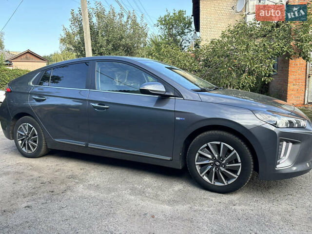 Серый Хендай Ioniq, объемом двигателя 0 л и пробегом 75 тыс. км за 15499 $, фото 7 на Automoto.ua