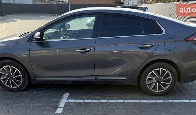 Серый Хендай Ioniq, объемом двигателя 0 л и пробегом 115 тыс. км за 16400 $, фото 6 на Automoto.ua