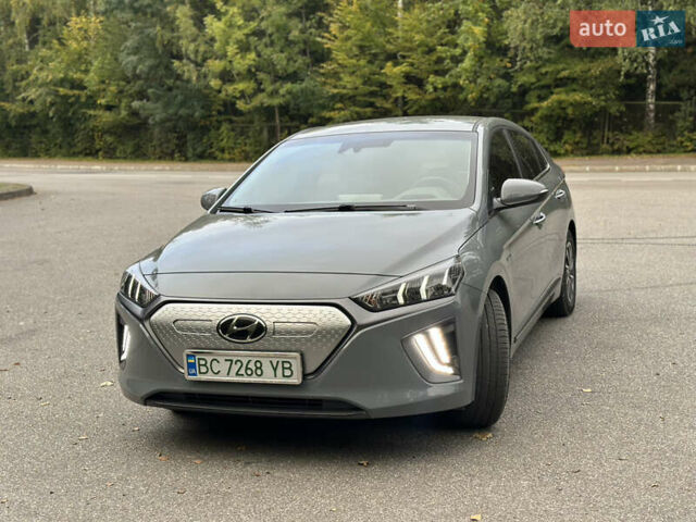 Серый Хендай Ioniq, объемом двигателя 0 л и пробегом 80 тыс. км за 17999 $, фото 9 на Automoto.ua