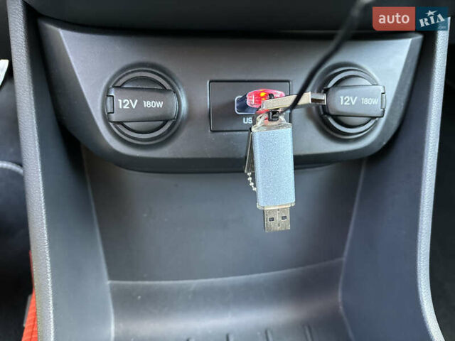 Серый Хендай Ioniq, объемом двигателя 0 л и пробегом 75 тыс. км за 15499 $, фото 19 на Automoto.ua